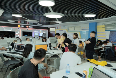 信息工程技術(shù)學(xué)院校企聯(lián)合開展專業(yè)實(shí)訓(xùn)，推動教育科技技術(shù)開發(fā)